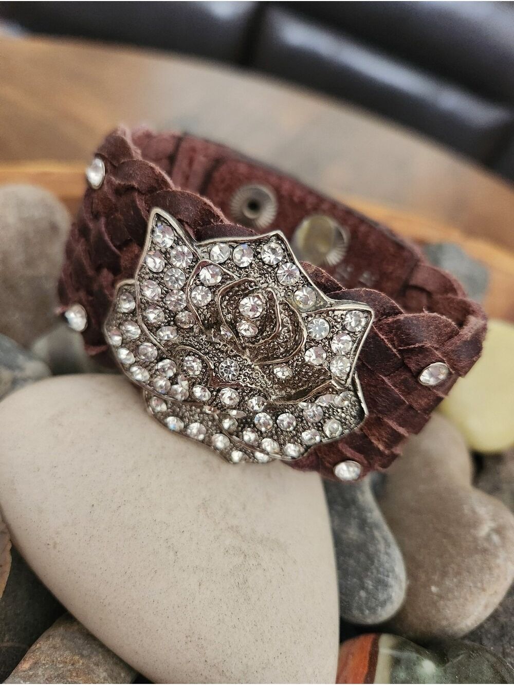 VINTAGE GENUINE LEATHER RHINESTONE ROSE STUDDED CUFF BRACHLET BOHO WESTERN